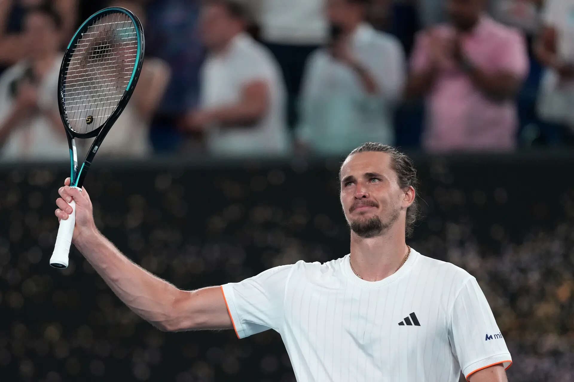 Australian Open: Zverev advances after hard-fought win over Huyen Tien